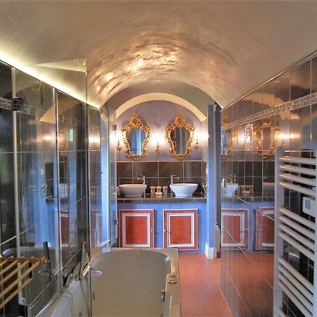 Chateau La Servayrie - Chambre D'Hotes Marcillac-Vallon Eksteriør billede