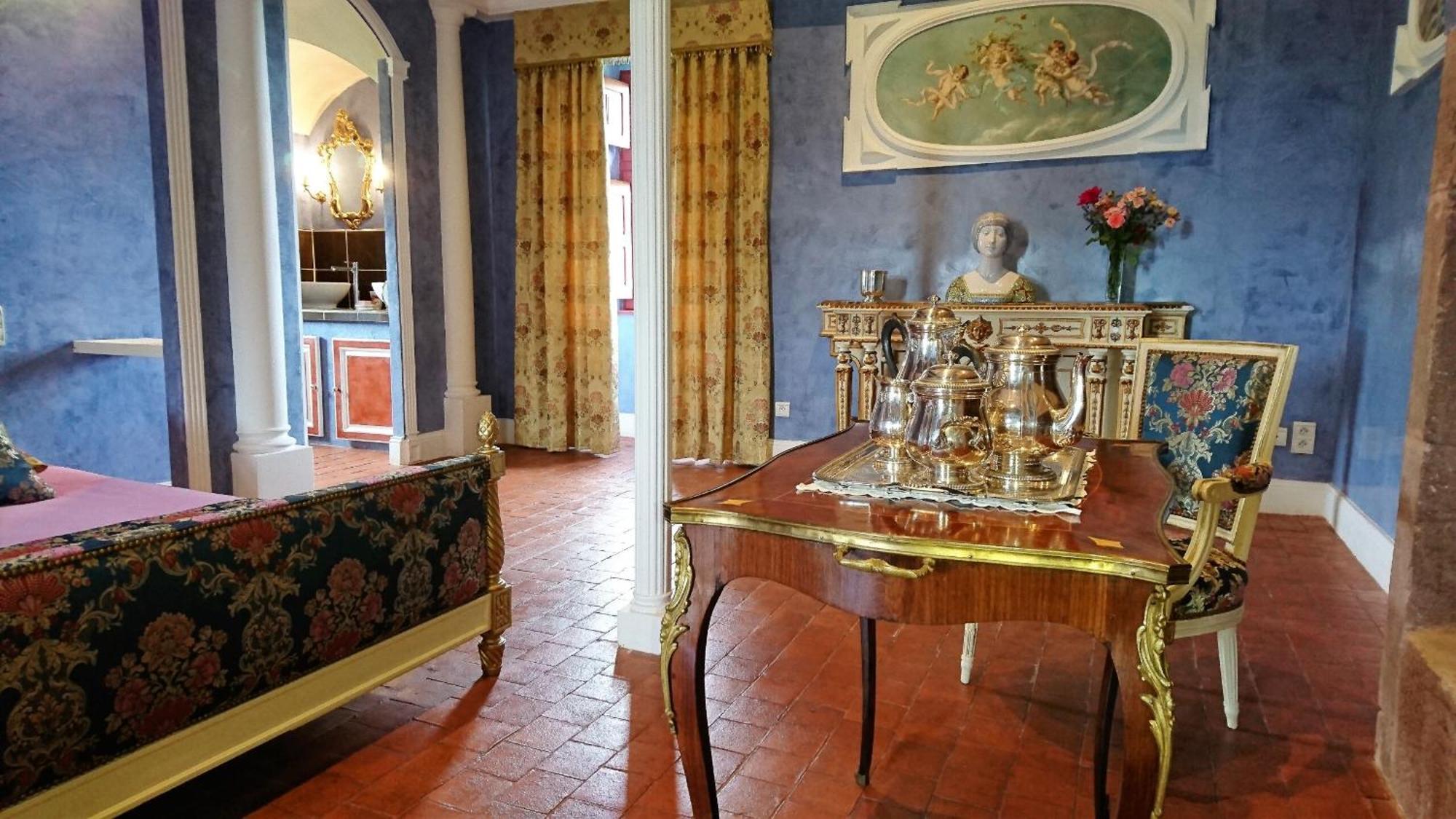 Chateau La Servayrie - Chambre D'Hotes Marcillac-Vallon Værelse billede